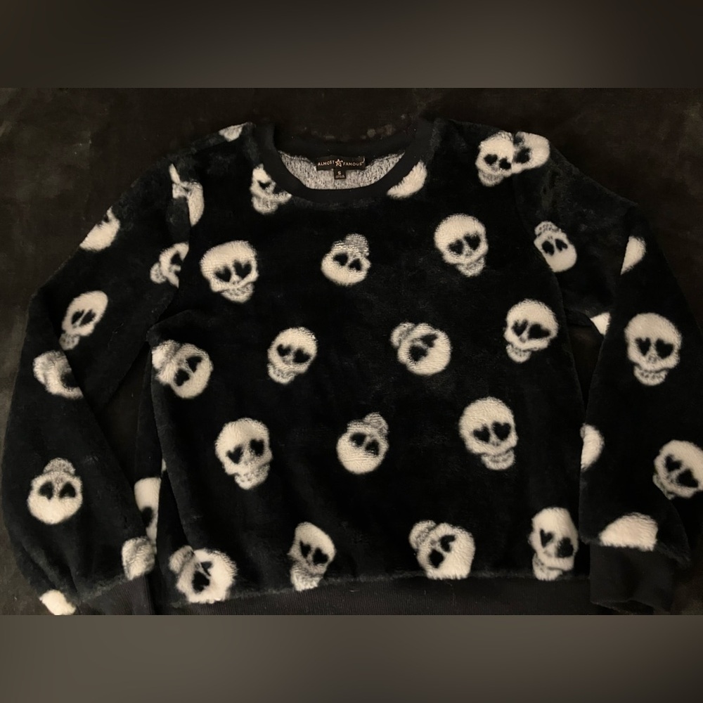 Fluffy furry goth skull pullover sweater top-S